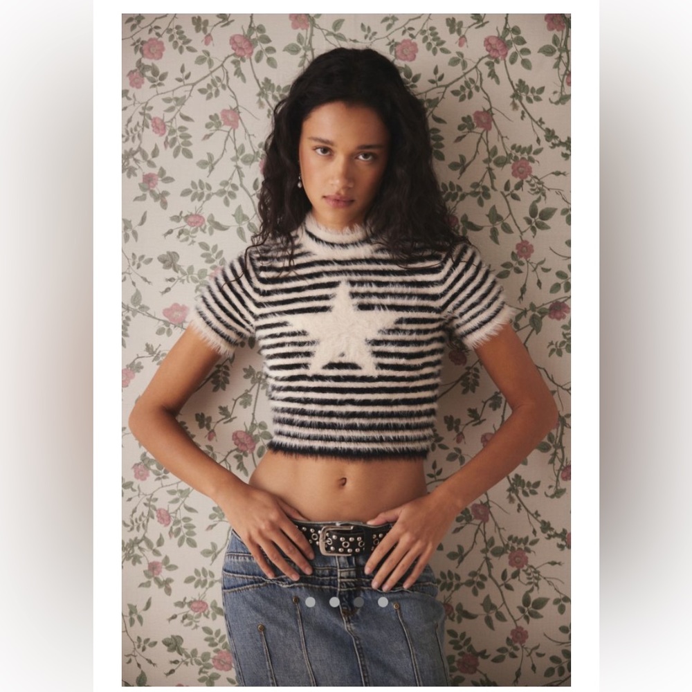 urban outfitters cropped sweater top